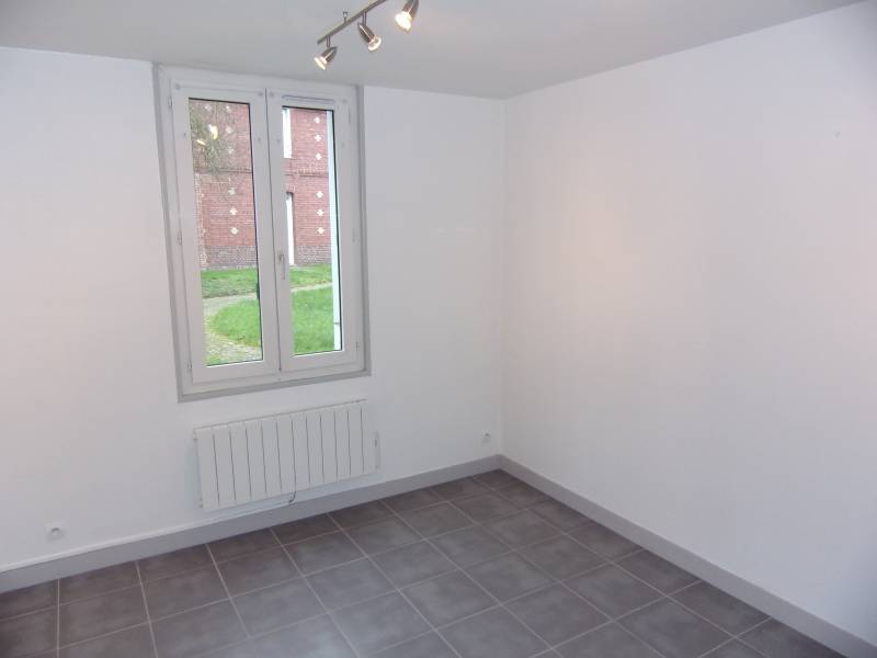 APPARTEMENT T2 LE VAUDREUIL Centre ville 