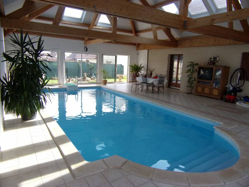 A vendre à LERY 27690 maison traditionnelle avec piscine couverte