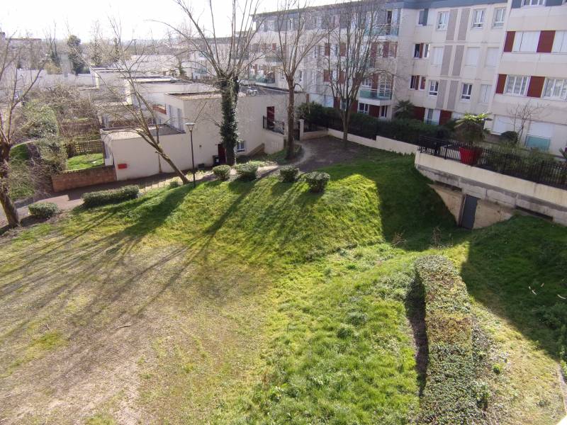 Appartement 3 chambres Val de Reuil résidence avec ascenseur Val de Reuil Centre ville Balcon