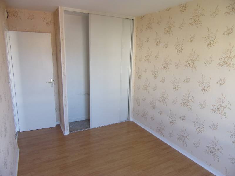 Appartement 3 chambres Val de Reuil résidence avec ascenseur Val de Reuil Centre ville Balcon