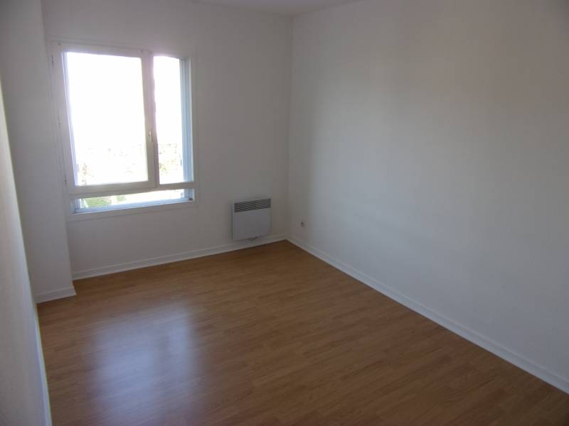 Appartement 3 chambres Val de Reuil résidence avec ascenseur Val de Reuil Centre ville Balcon