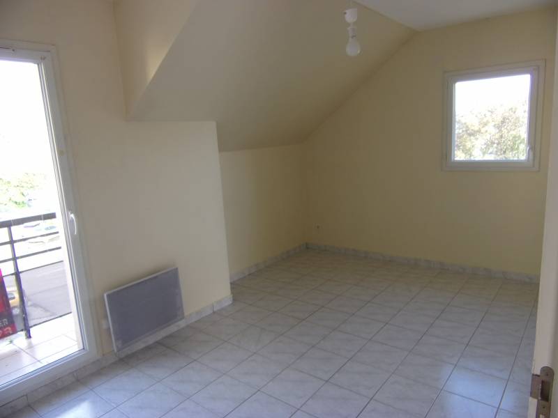 A vendre appartement F4 LOUVIERS 27400 avec chambre avec balcon