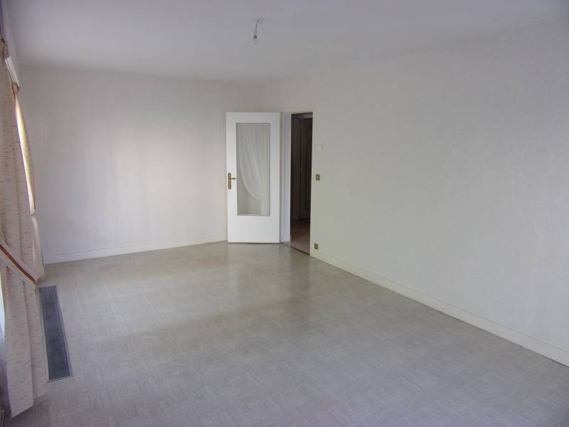 A vendre à LOUVIERS 27400 appartement F2 avec salon