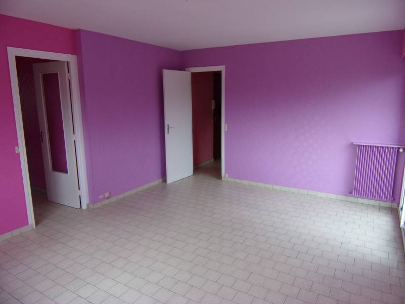 A vendre à LOUVIERS 27400 appartement F2 avec séjour lumineux