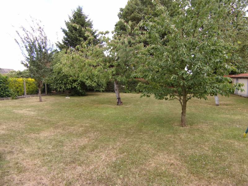 A vendre à SURVILLE 27400 maison ancienne avec grand jardin