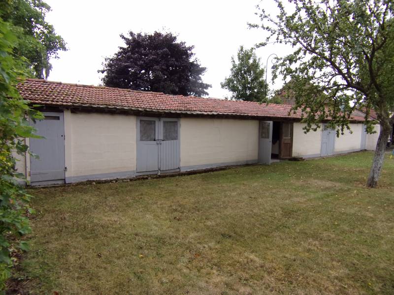 A vendre à SURVILLE 27400 maison ancienne avec bâtiments