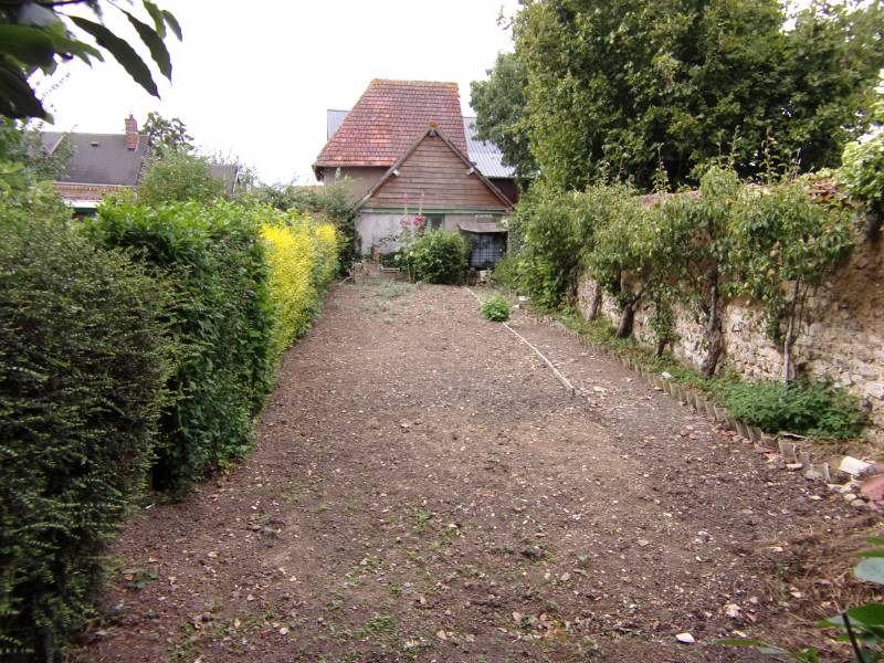 A vendre à SURVILLE 27400 maison ancienne avec coin potager