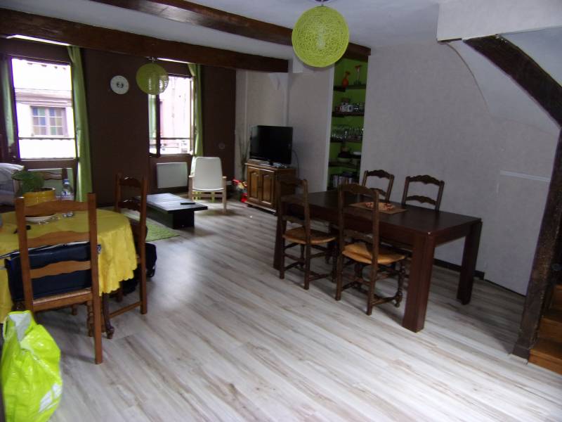 A vendre à PONT DE L'ARCHE 27340 appartement avec salon