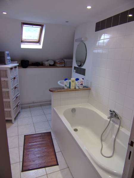A vendre à PONT DE L'ARCHE 27340 appartement F2 en plein centre ville avec salle de bains