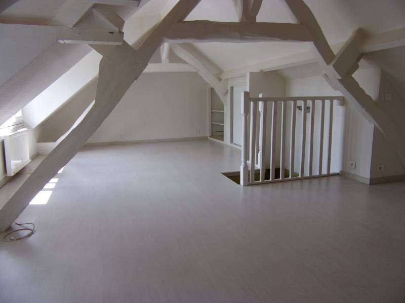 A vendre à LES DAMPS 27340 maison de ville avec chambre avec poutres apparentes