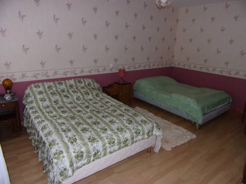 A vendre à PONT DE L'ARCHE 27340 avec grande chambre