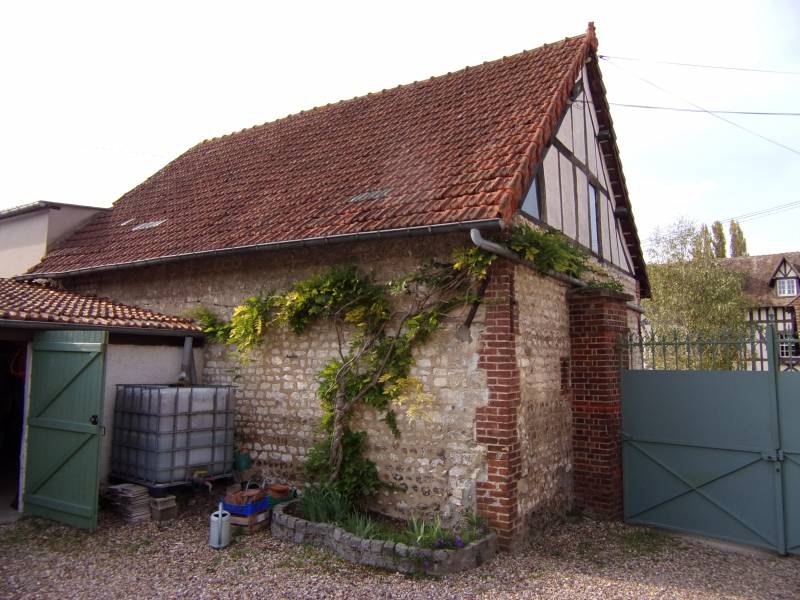 A vendre à ANDE 27430 avec dépendances