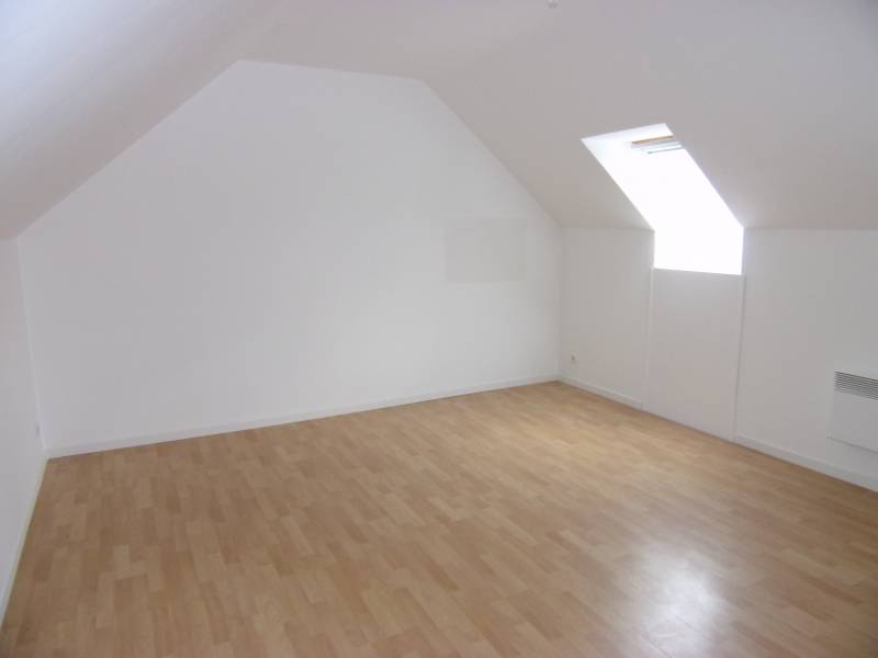 A vendre à LE MANOIR SUR SEINE 27460 maison avec très grande chambre