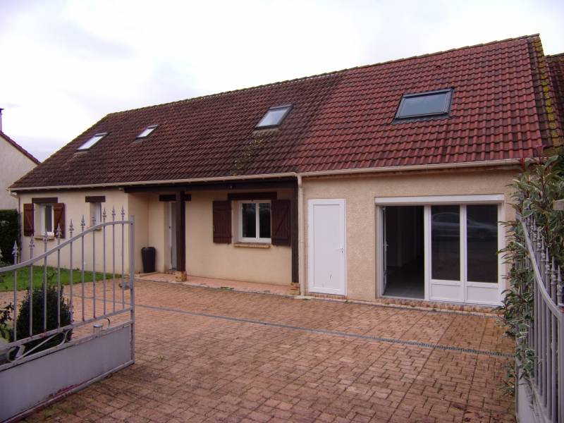 A vendre à LE MANOIR SUR SEINE 27460 grande maison familiale