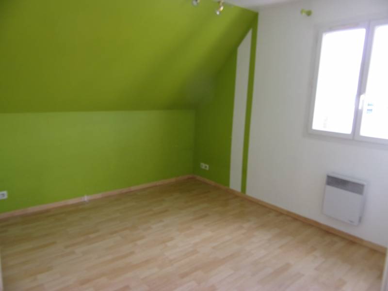 En vente à Incarville maison avec 4 chambres 27400