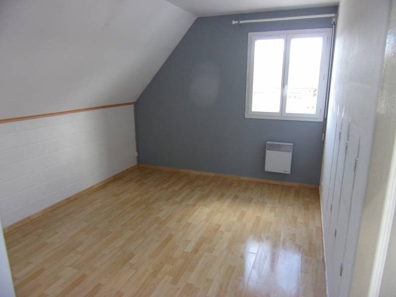 a vendre maison avec 4 chambres sur la commune d'Incarville 27400