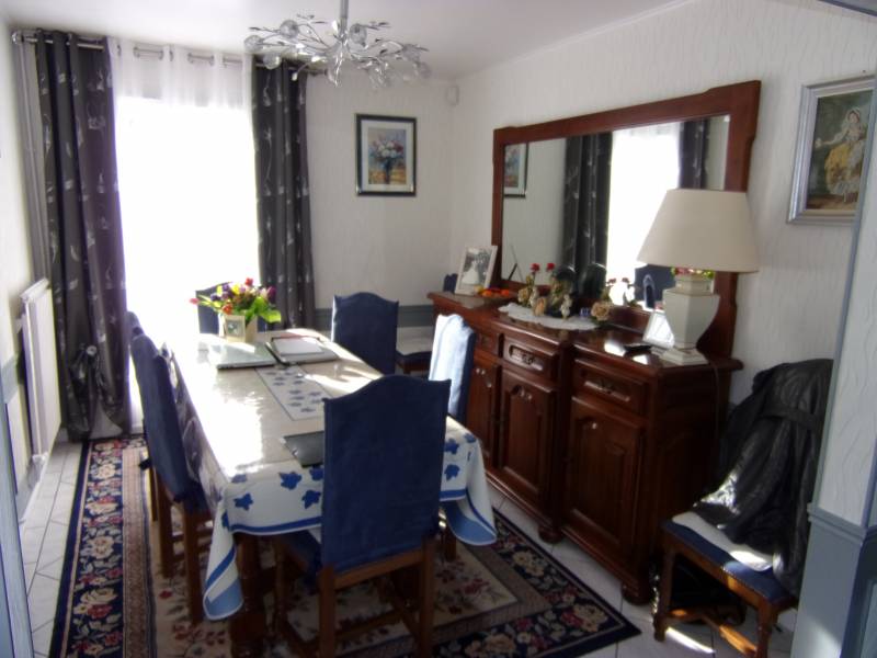 A vendre à LOUVIERS 27400 maison avec séjour / salon