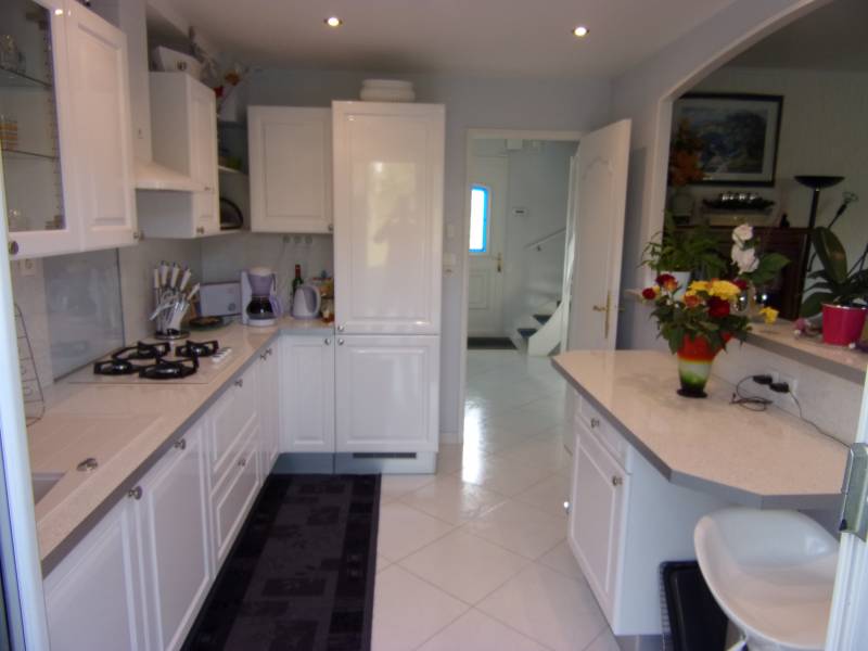 A vendre à LOUVIERS 27400 maison avec cuisine aménagée / équipée