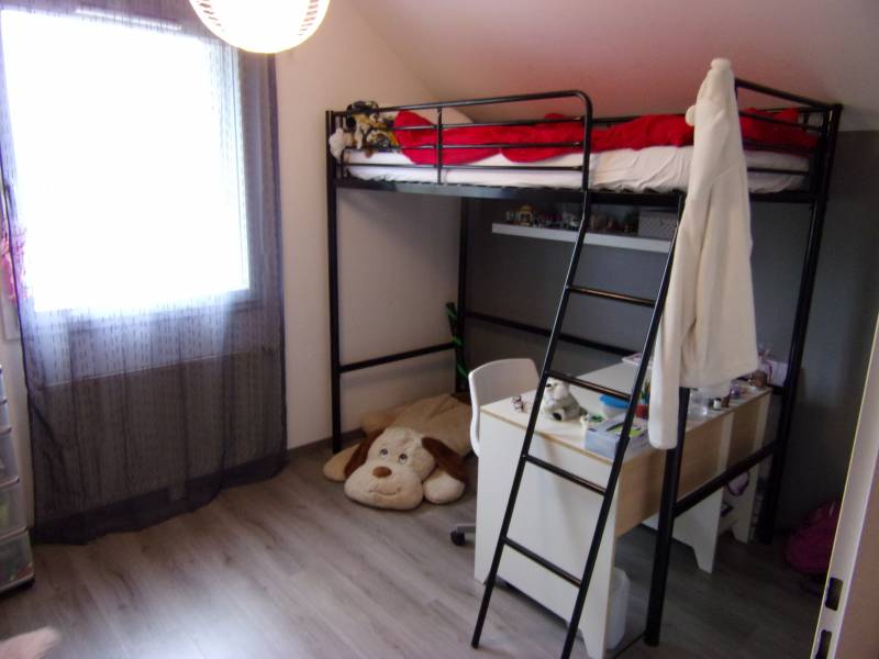 A vendre au MANOIR SUR SEINE 27460 avec chambre avec placard