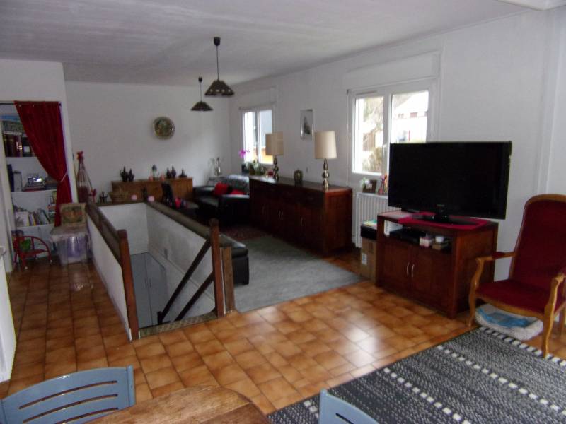 A vendre à LOUVIERS 27400 maison individuelle avec séjour / salon