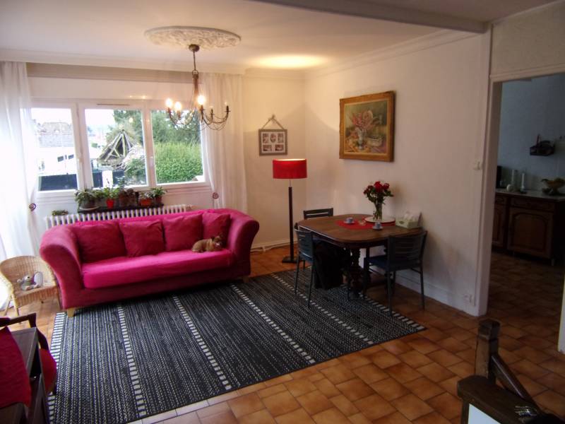 A vendre à LOUVIERS 27400 maison individuelle avec grand salon