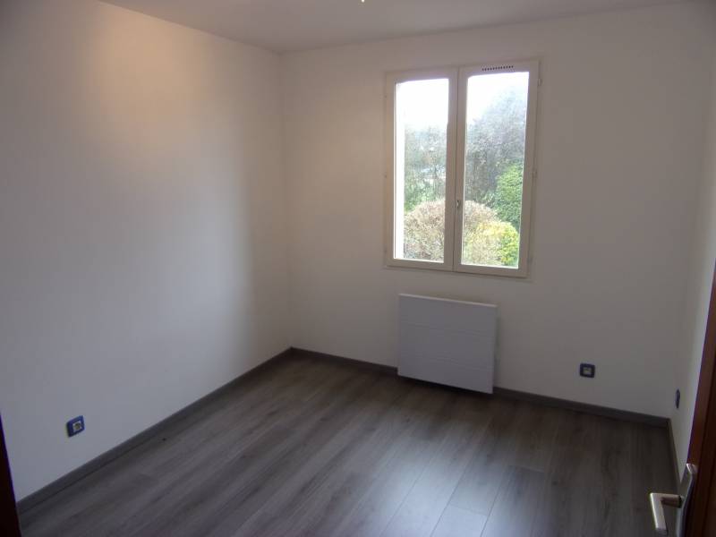 A vendre à LOUVIERS 27400 avec chambre rénovée