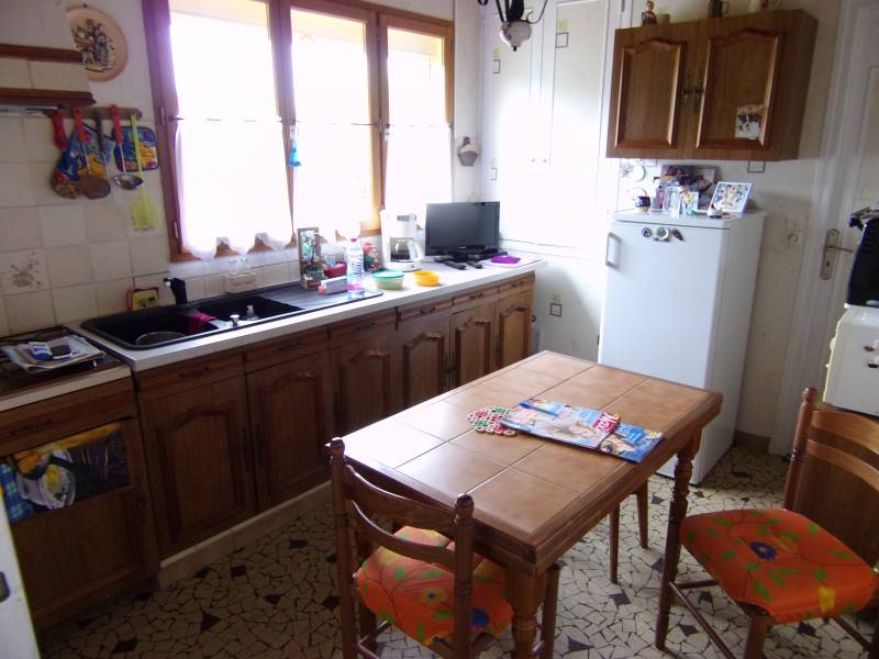 A vendre à PITRES 27590 avec cuisine aménagée
