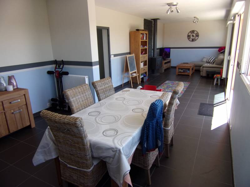 A vendre à ALIZAY 27460 avec très grand séjour / salon