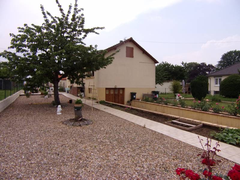 A vendre à PITRES 27590 maison avec jardin et terrasse