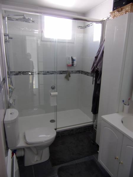 A vendre à VAL DE REUIL 27100 appartement avec salle d'eau rénovée