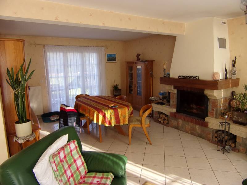 Achetez une maison en parfait état F6 avec garage et jardin à Fontaine Bellenger