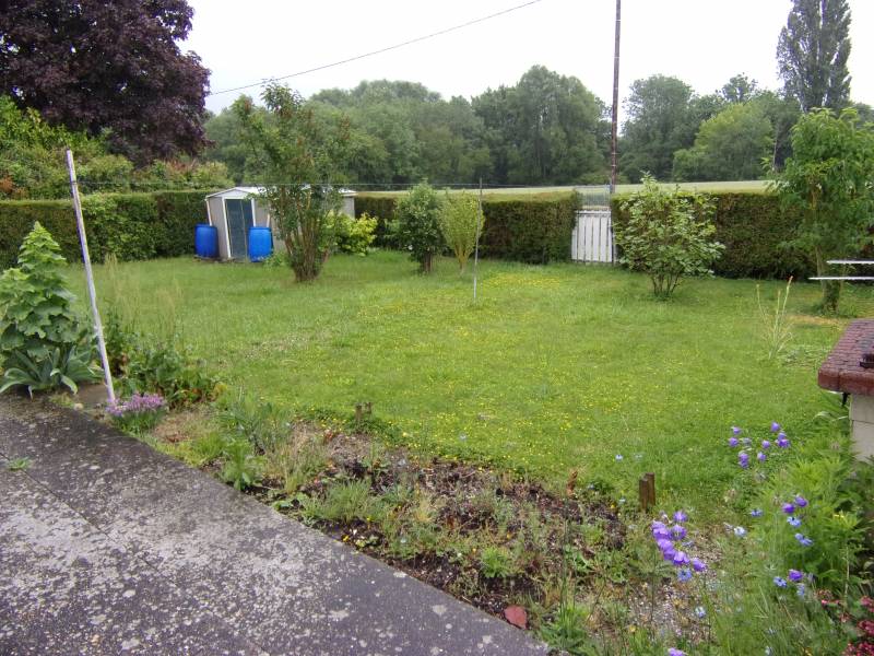 A vendre maison plain pied 27430 - Jardin clos et agréable