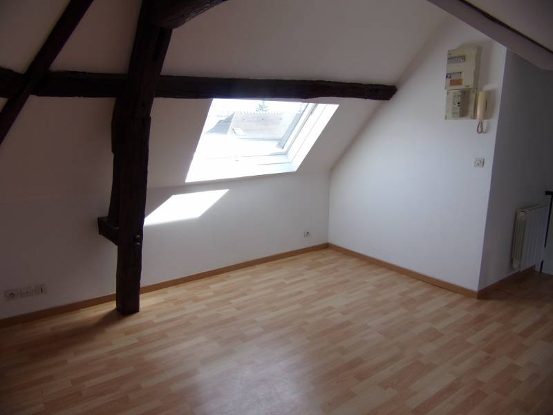 appartement t1 PONT DE L ARCHE Centre ville 