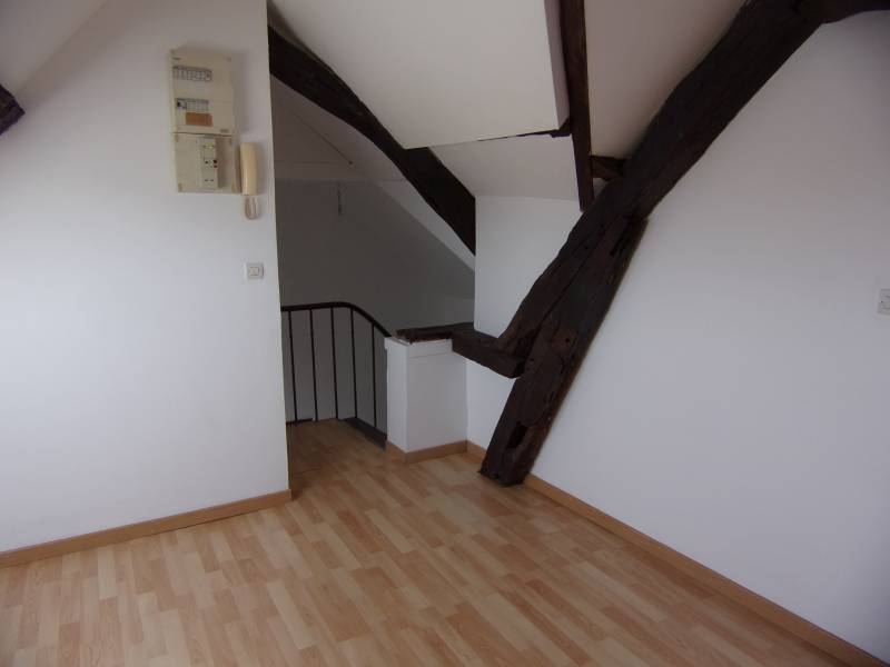 appartement t1 PONT DE L ARCHE Centre ville 