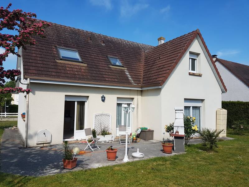 Vends maison récente de 125 m² sur sous sol complet avec 4 chambres et un jardin clos à Pont de l'Arche