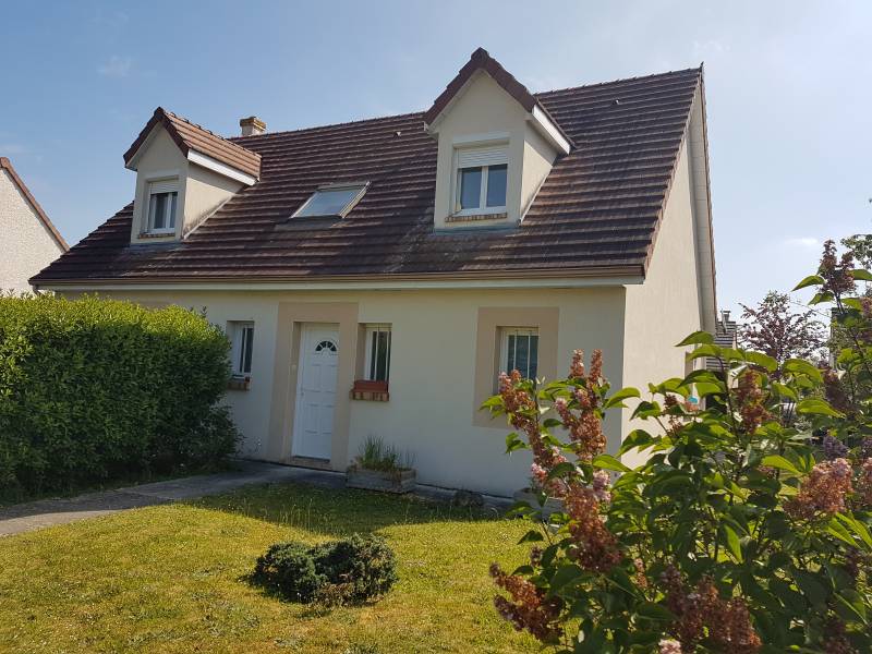 A vendre maison F5 sur sous sol complet avec un jardin de 600 m² sur la commune de Pont de l'Arche proche de l'A13