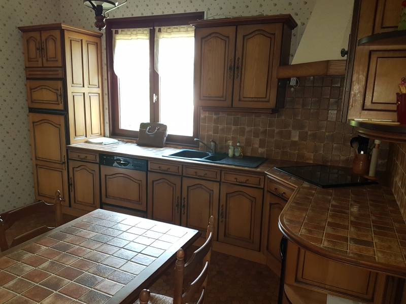 Achetez ce pavillon de plain pied de 90 m² habitable disposant de 3 chambres et d'un sous sol à Val de Reuil (27100)