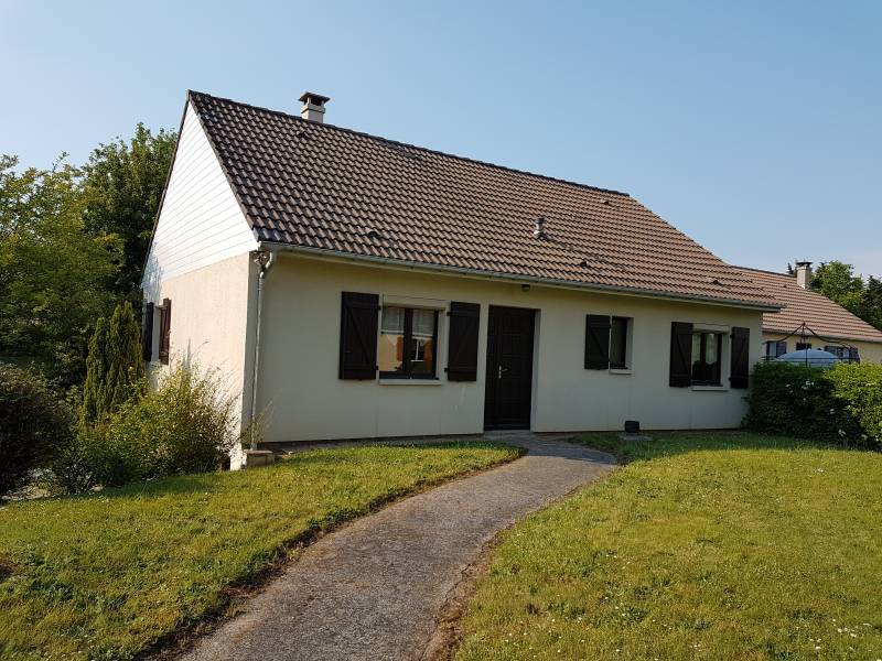A vendre maison de plain pied sur sous sol avec 3 chambres sur la commune de Val de Reuil 27100