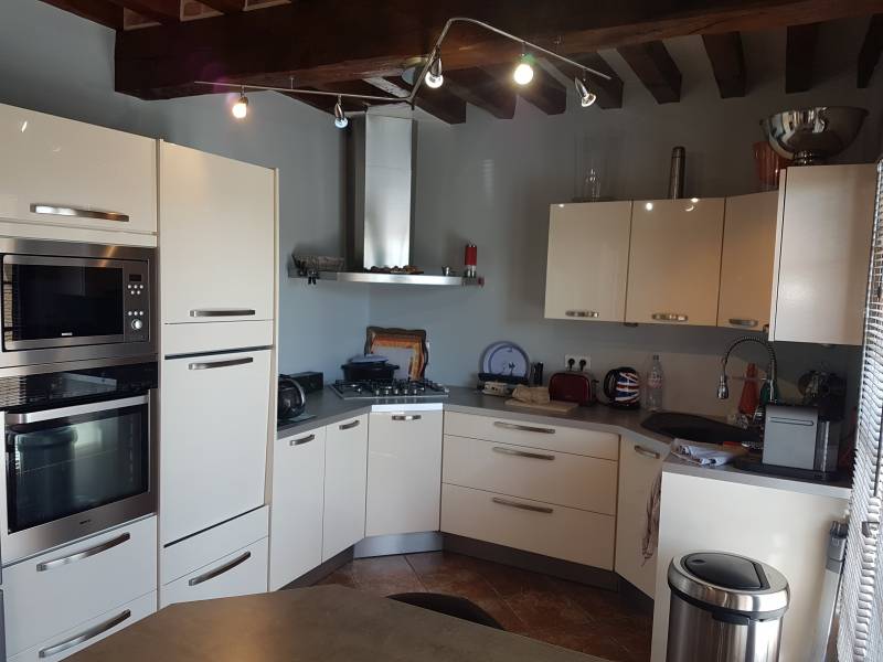 en vente maison de 1997 avec une cuisine équipée sur une parcelle de 3600 m² sur la commune de Andé (27430)