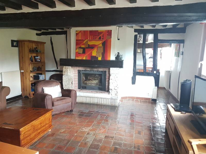 Achetez une maison ancienne type longère avec un séjour/salon de 55 m², 4 chambres sur la commune de Montaure (27400)