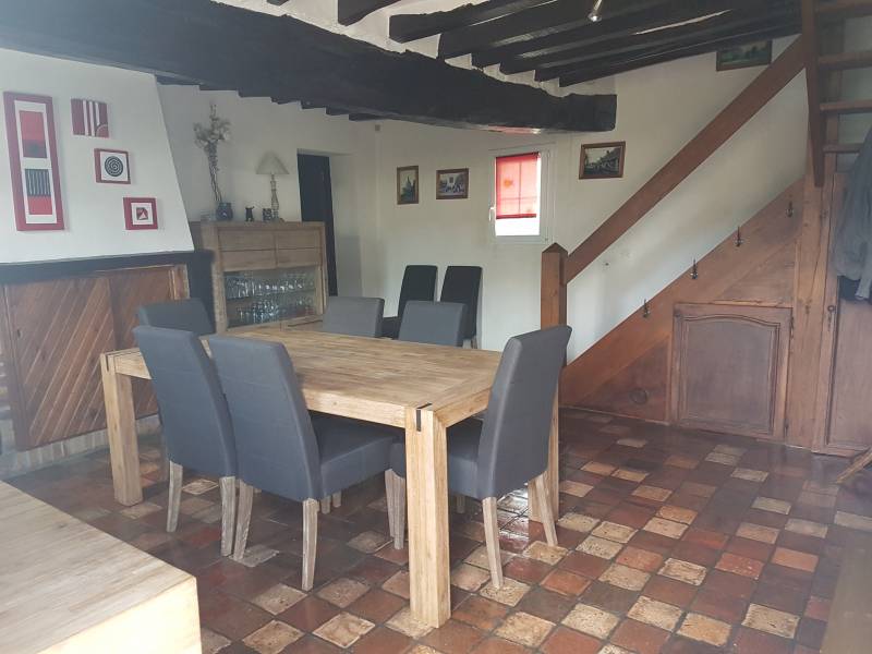 Vends longère de type F6 de 180 m² sur un terrain de 2000 m² sur la commune de Montaure (27400)