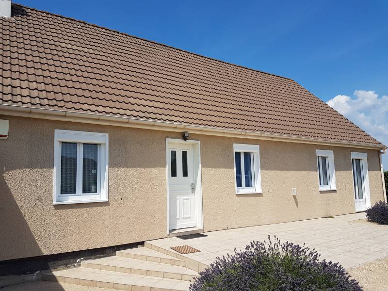 A vendre maison de 113 m² habitable de type F5 sur un jardin de 505 m² sur la commune de Val de Reuil (27100)