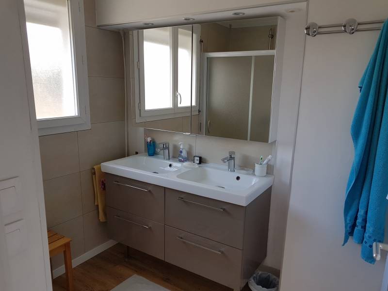 A vendre maison avec cuisine et salle de douche neuve sur la commune de Louviers (27400)