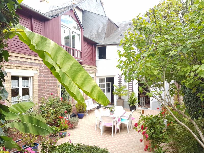 A vendre maison de ville atypique dans le centre ville de Louviers (27400)