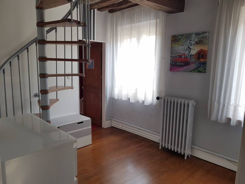 Achetez une maison de ville dans le centre du Vaudreuil (27100) avec 5 chambres et un bureau