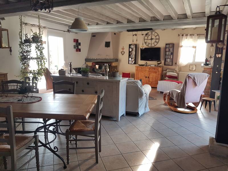 Vends maison traditionnelle de 2004 édifiée sur sous sol complet avec un jardin de 6000 m² à Amfreville sur Iton (27400)