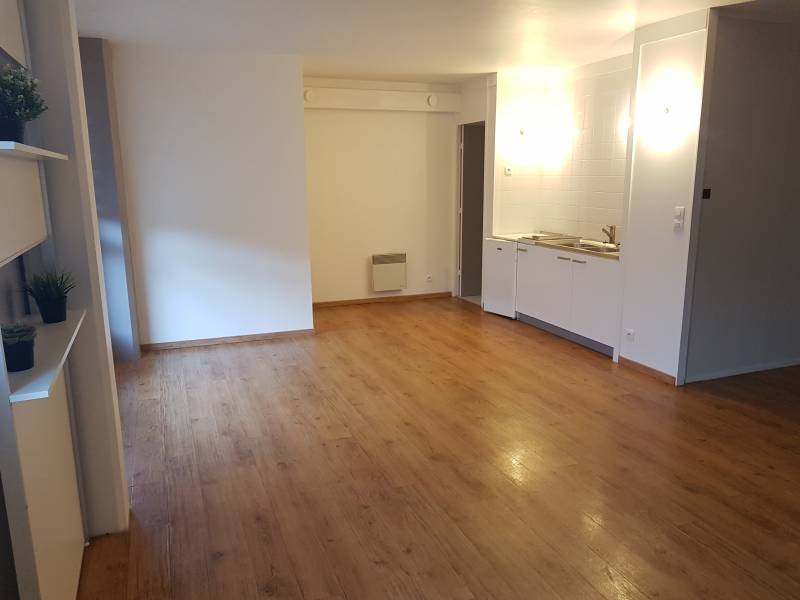 Vends dans une résidence sécurisée appartement fonctionnel de 42 m² sur la commune de Val d Reuil (27100)