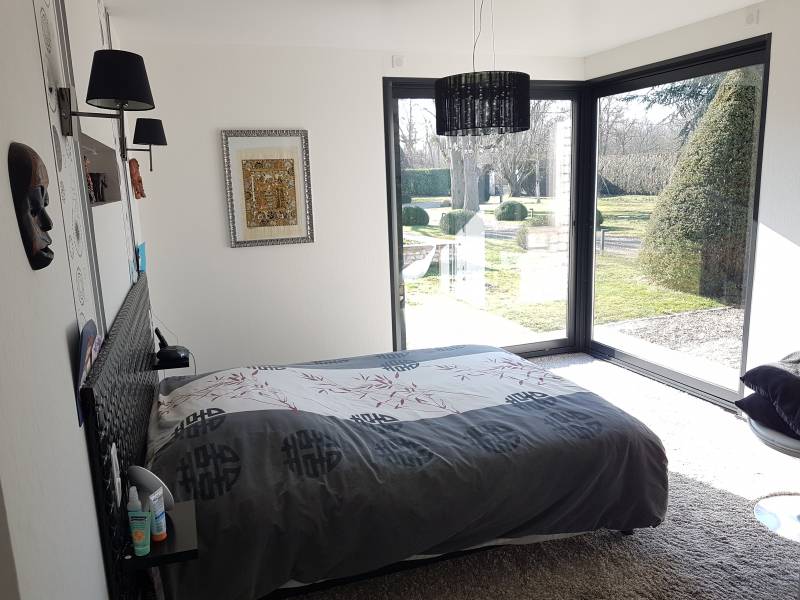 Vends maison ancienne rénovée avec une suite parentale sur un jardin de 8000 m² sur la commune de val de reuil