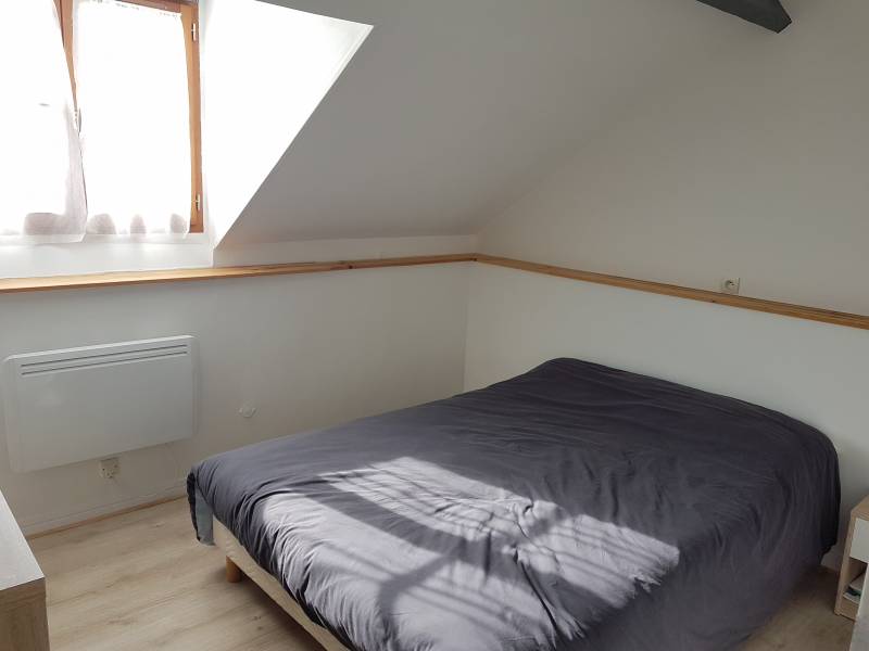 Achetez unae maison anceinne en parfait état avec 2 chambres, bureau et jardin sur la commune de Andé