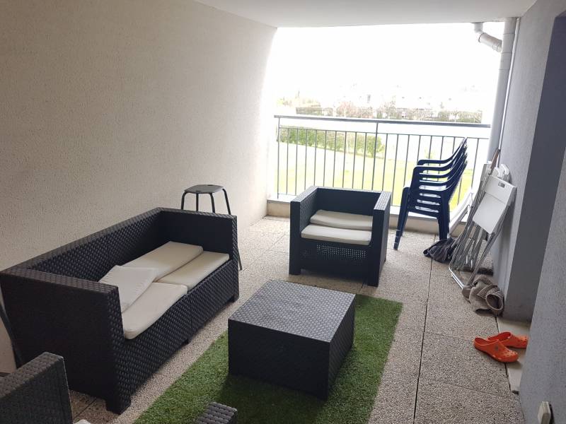 Vends appartement F3 dans une résidence récente avec un jardin et une terrasse à Val de Reuil